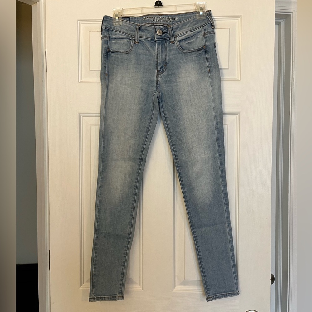 Women’s skinny jeans. American Eagle